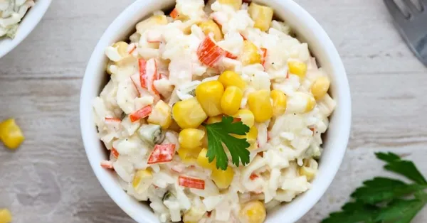 Salāti Surimi ar rīsiem un dārzeņiem, sverami, Viči