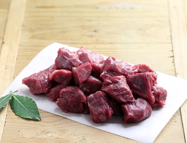 *Liellopu gaļa gulašam, 4x4 kubi, gāzes iepakojums, 400g