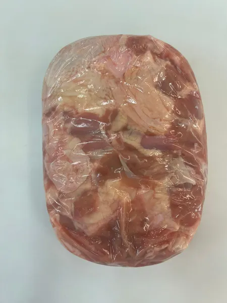 Frozen boneless chicken thighs, with skin, category A, 2kg